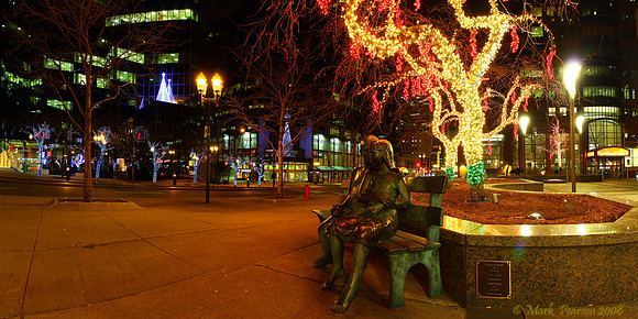 Montreal Bench Couple